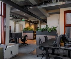 Minimal office design and furnishing